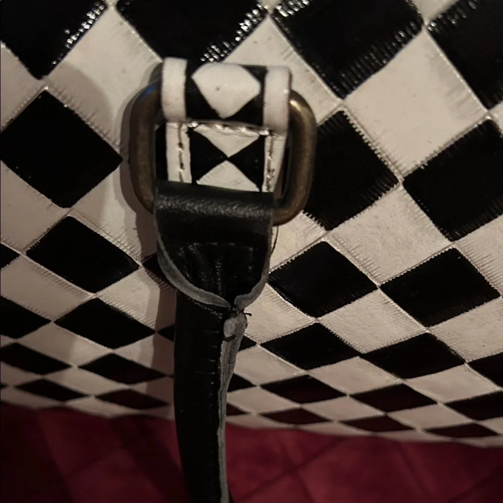 Western B&W Checkered Satchel - Picture 9 of 11